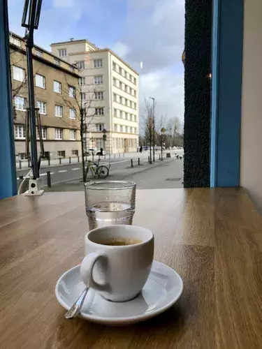 out-of-season. plik: tlusta-mewa-apartament-gdynia-out-of-season-poza-sezonem - 25.webp